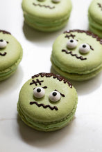 Cargar imagen en el visor de la galería, Spooky macarons