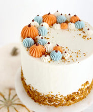 Cargar imagen en el visor de la galería, Pumpkin Cake
